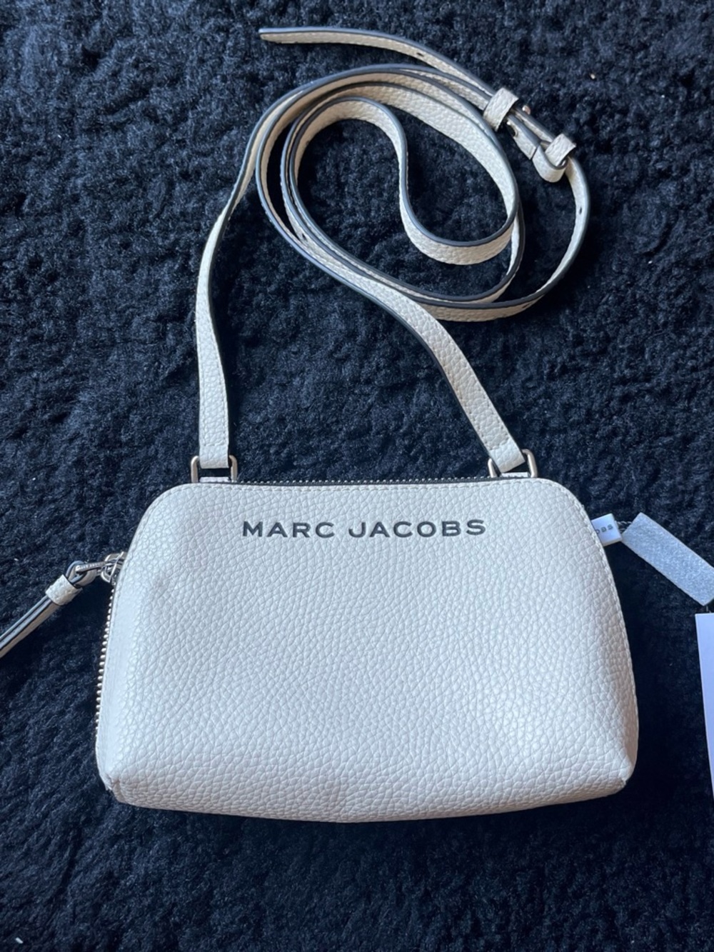 Marc Jacobs Off-White Pebbled Leather Crossbody Bag